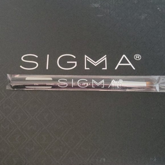 Sigma Beauty - E34 DOMED UTILITY™ BRUSH - Picture 3 of 3